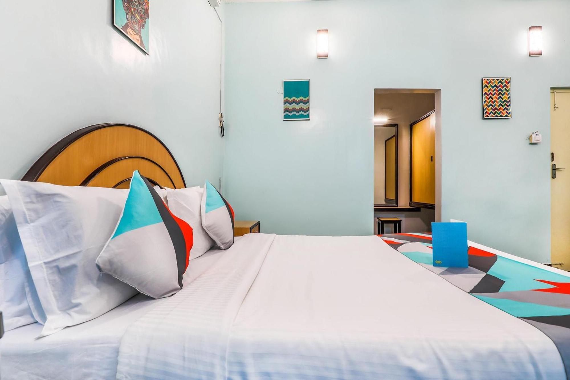 Fabexpress Santhi Inn - 500 Meters From Promenade Beach Pondicherry Dış mekan fotoğraf