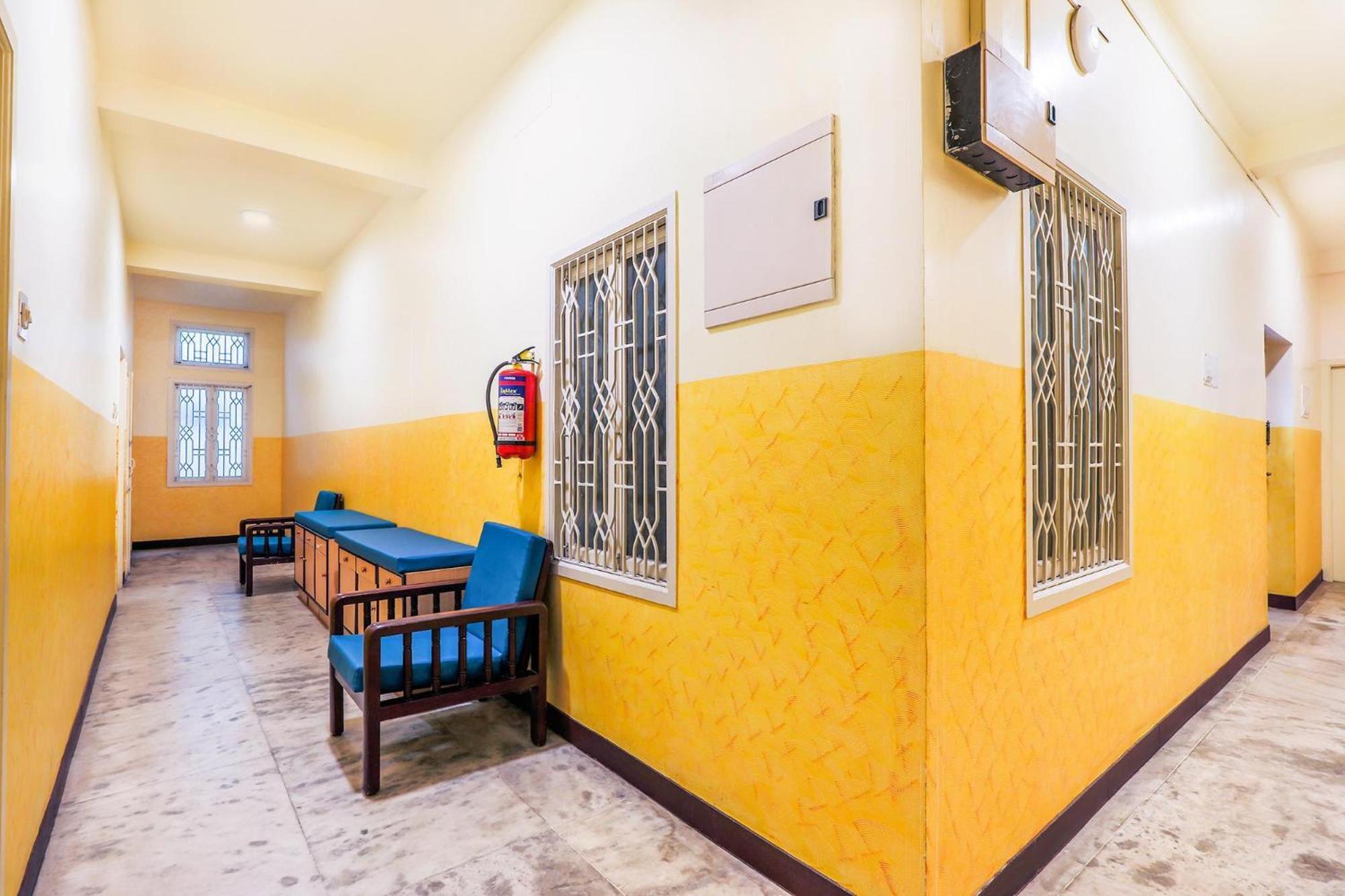 Fabexpress Santhi Inn - 500 Meters From Promenade Beach Pondicherry Dış mekan fotoğraf